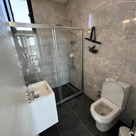 Penthouse In Lapta, A Cozy Coastal Retreat *