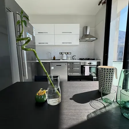 Penthouse In Lapta, A Cozy Coastal Retreat *