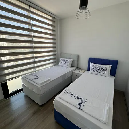 Penthouse In Lapta, A Cozy Coastal Retreat *