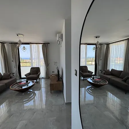 Penthouse In Lapta, A Cozy Coastal Retreat Apartment Lapithos (Northern Cyprus)