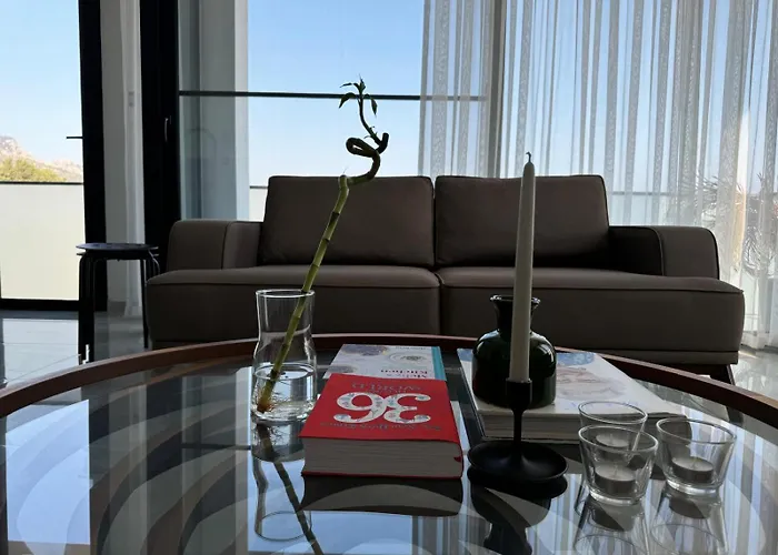 Penthouse In Lapta, A Cozy Coastal Retreat *